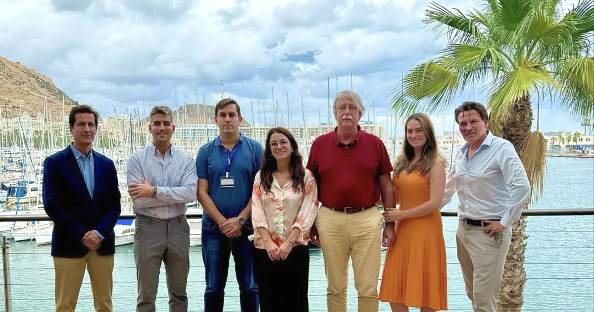 ¡Reunión internacional de equipo en Alicante! 🌍✈️